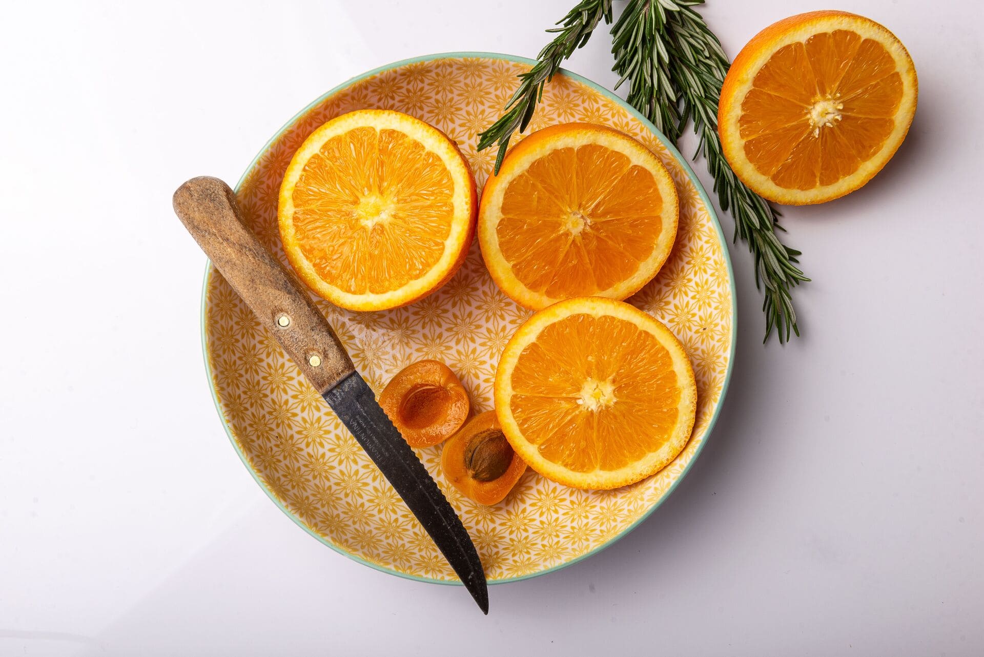 Read more about the article Czy pomarańcza wpływa na poprawę samopoczucia w cateringu dietetycznym?