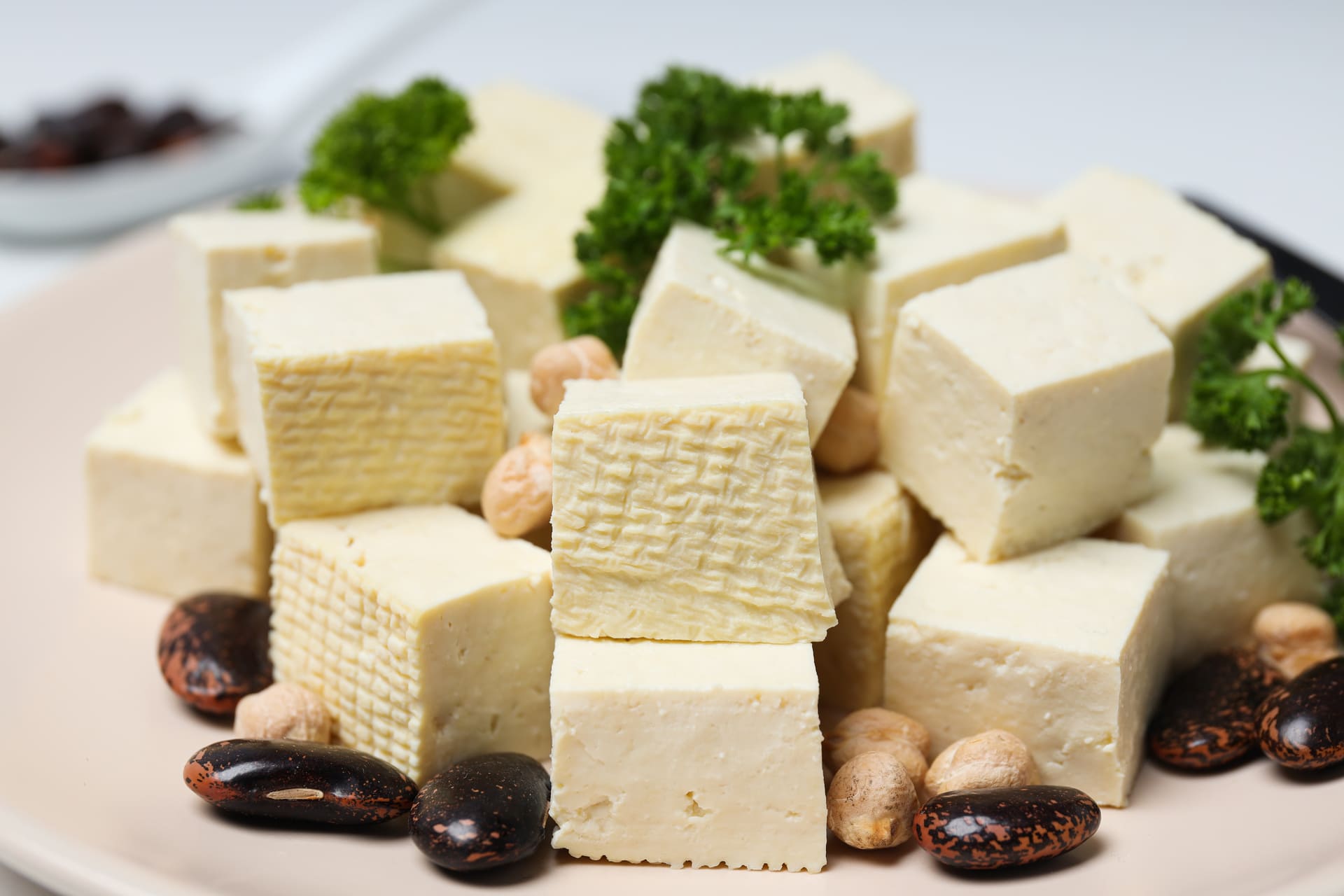 Read more about the article Czy tofu w diecie pudełkowej może zastąpić tradycyjne źródła białka?
